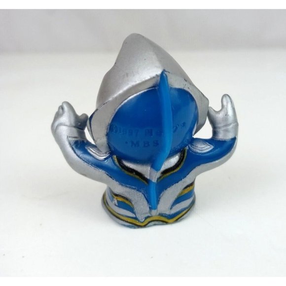 Vintage 1997 Bandai Japan Ultraman Dyna Miracle 1.75" Finger Puppet - Picture 3 of 4